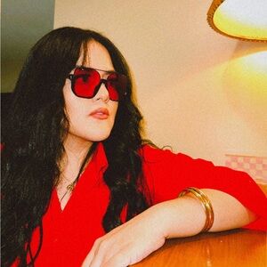 Meet your Posher, Paola michel